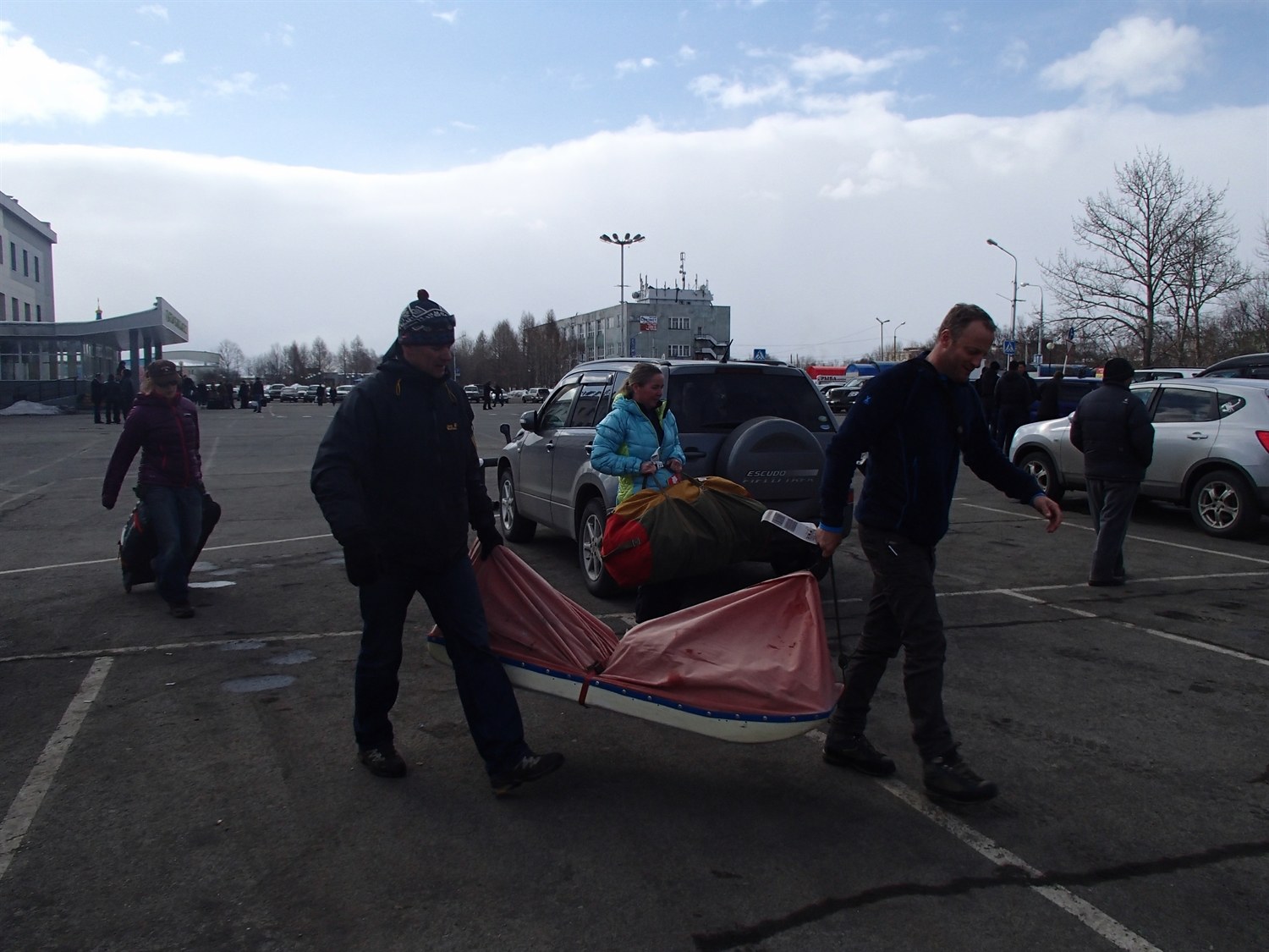 Collecting the luggage