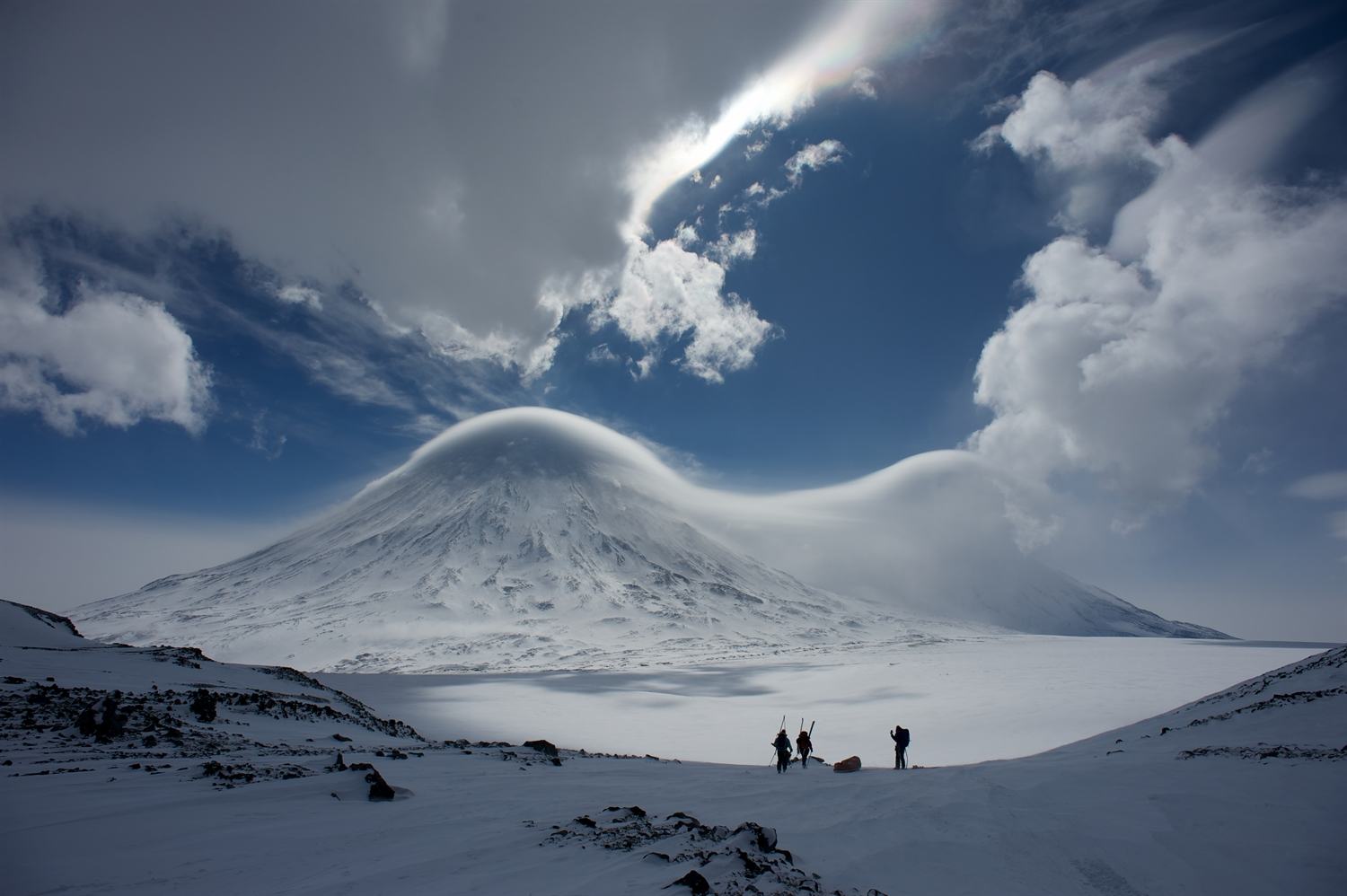 Walking down to the plateau from emergency camp. Photo courtesy of Martin Hartley