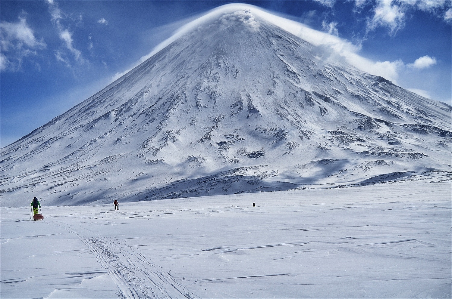 Walking closer to Kluchevskoi. You can see the smoke and ash coming from the summit