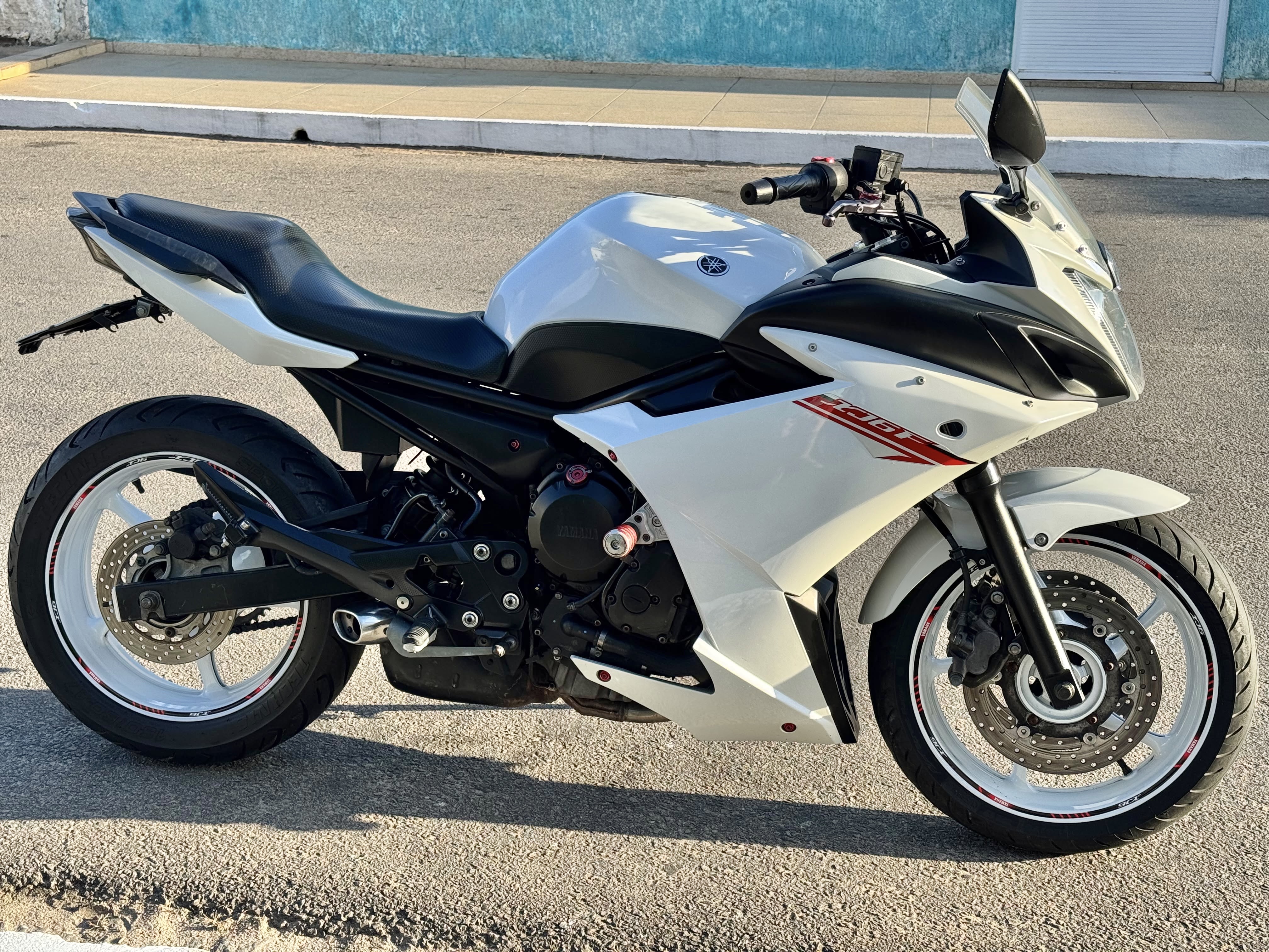 Yamaha XJ6 F 2012