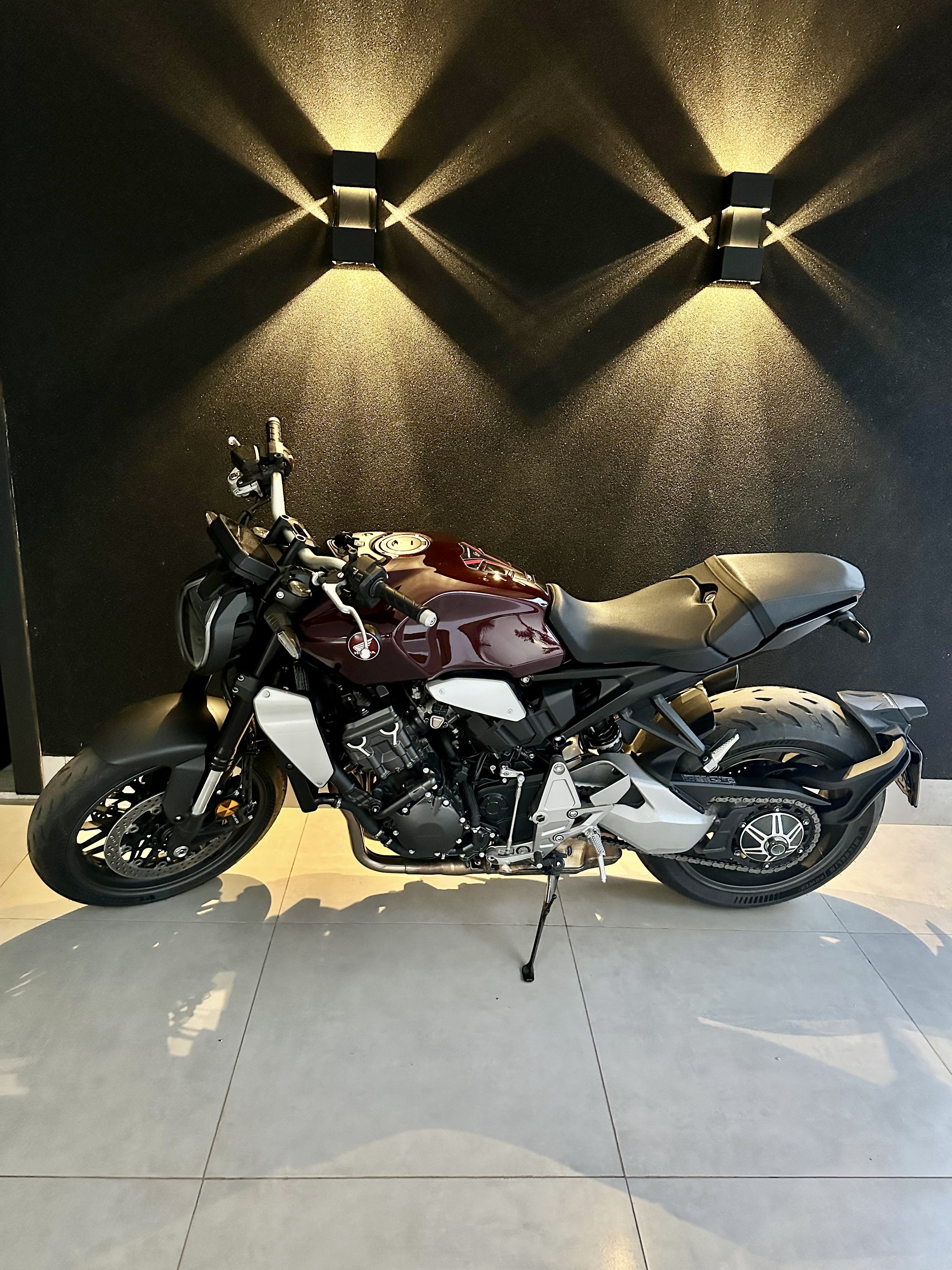 Honda CB1000 R 2024