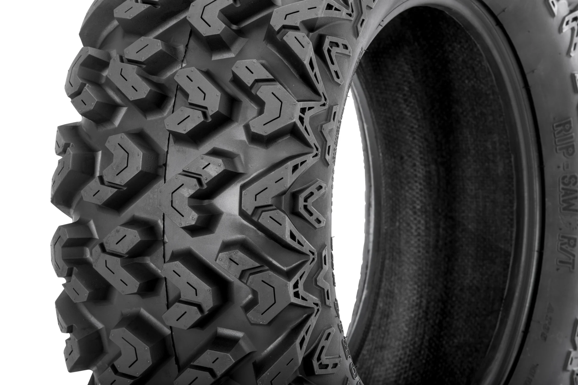 Sedona Rip Saw RT tire, close-up of shoulder tread and sidewall