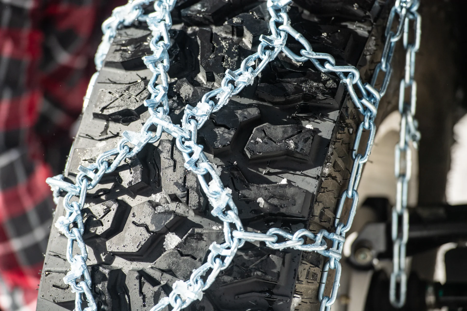 Sedona Diamond V-Bar tire chains with steel traction cleats