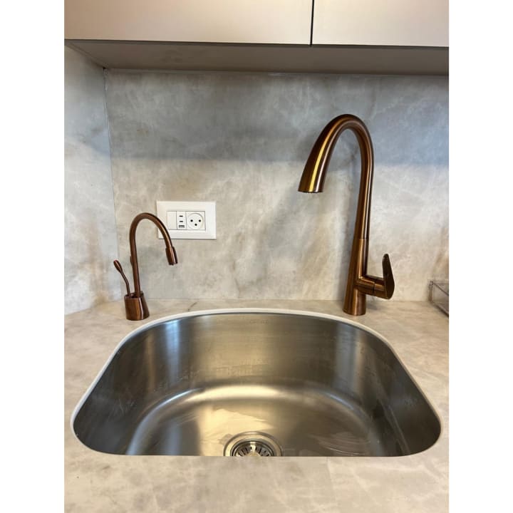 מערכת סינון מים ווטרלאבס WaterLabs Novea וברז Stickim חם וקר ללא לחץ - רוז גולד