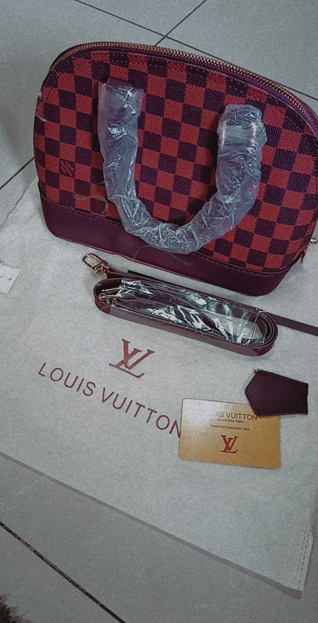 Lv Makeup Bag Yupoo