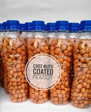 Crunchy coated peanuts 