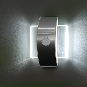 Rechargeable/battery powered motion sensor led wall light