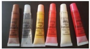 Squeeze and shine lipgloss.