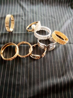 Jewelries (bangles)