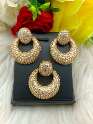 Luxurious earring set