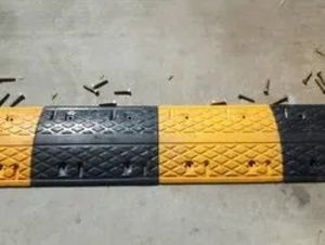 Yellow black rubber speed breaker, for road