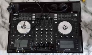 Numark nv2 dj controller