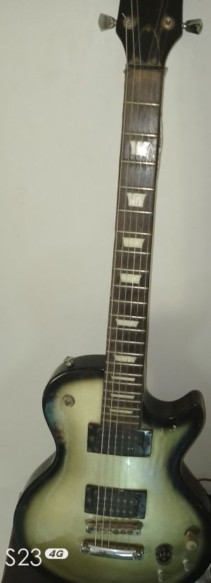 A lead electric guitar