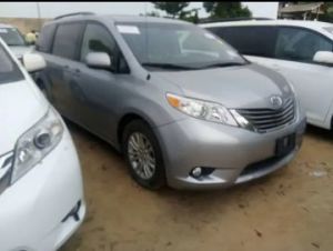 Foreign used toyota sienna 2012