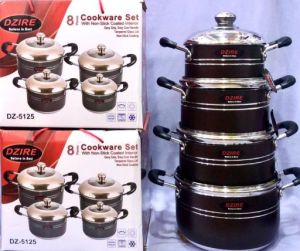 Non stick silicone cookware