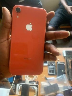 Clean iphone xr for sale 64gb