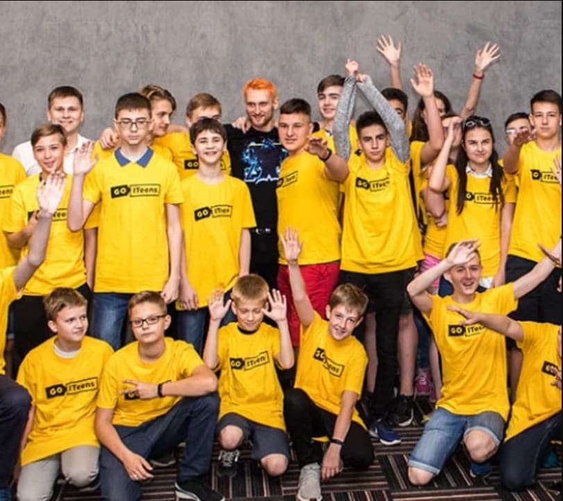 Фото з щасливого доковідного 2020 року