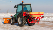 The Vicon pendulum spreader is ideal for sand and salt spreading