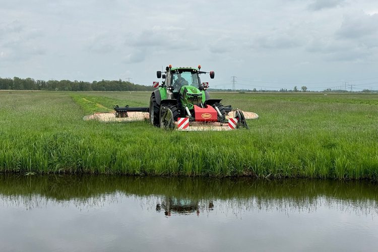 Vicon - Geen grasspriet veilig voor de Vicon EXTRA vlindermaaiers - Lees de ervaring van Loonbedrijf Bons