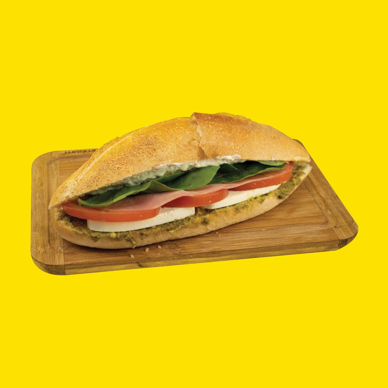 Pesto Soslu Sandviç