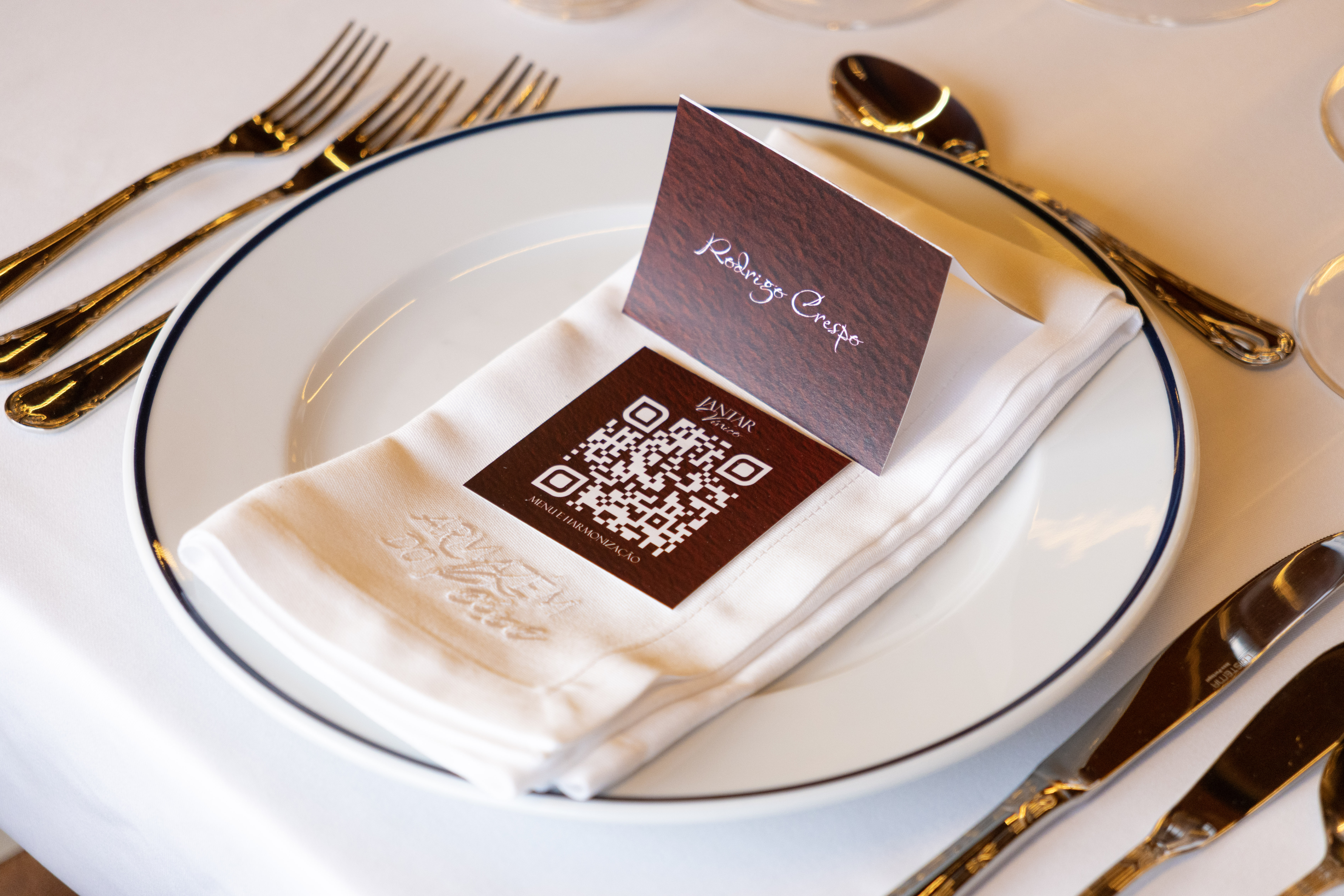 Jantar Vínico print design, on the table