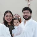 Ximena y Mauricio con su bebé