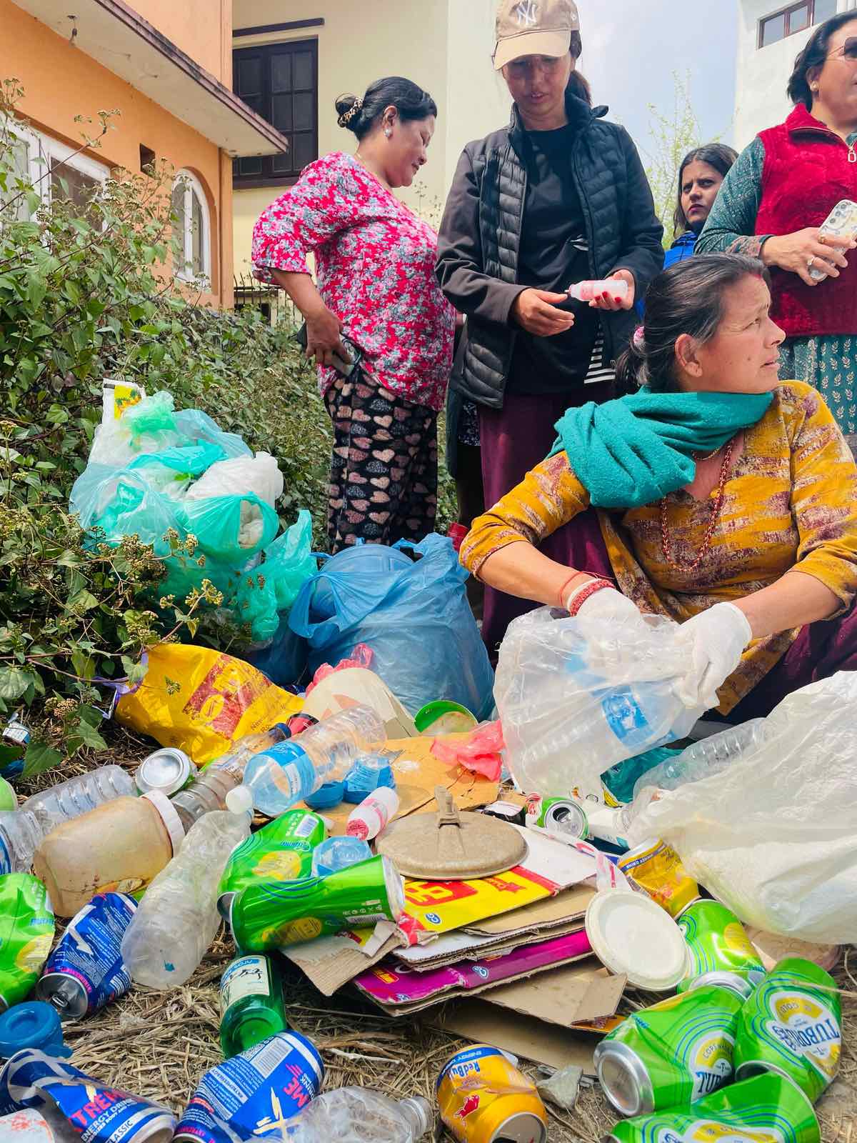 सहकारी सदस्यको घरबाट अवशेष सङ्कलन