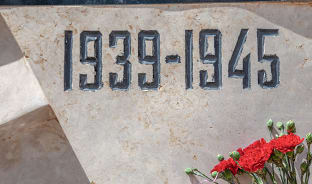 11월, 역사를 잊지 않은 민족