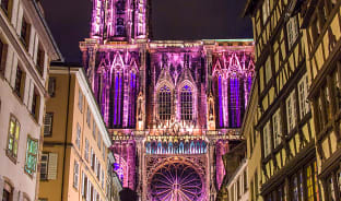 7월, 대성당을 수놓는 조명의 향연