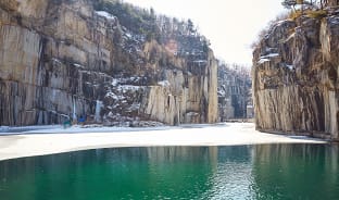 1월, 호수를 얼리는 겨울의 춤