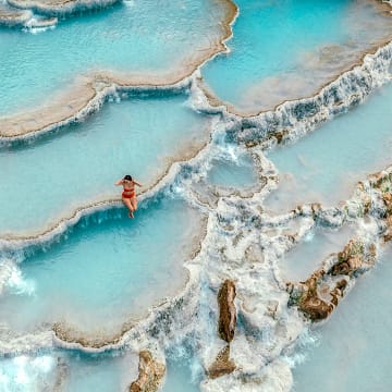 이국적 풍경에 빠지다
세계 온천 BEST 4