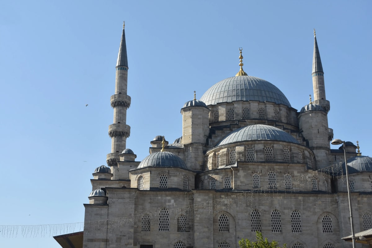 New Mosque (Yeni Cami) in the Eminönü neighborhood of Istanbul, Turkey
