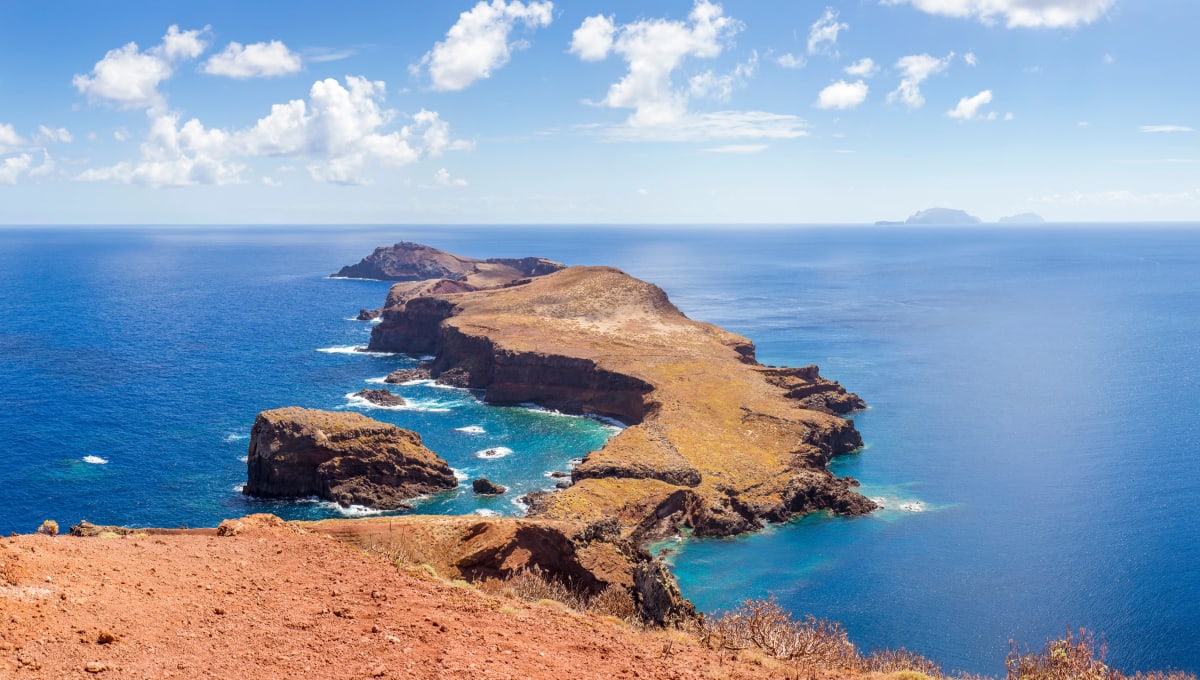 Islet Desembarcadouro and Islet Farol seen from Miradouro Ponta do Furado along the PR8 Vereda da Ponta de São Lourenço hiking path on Madeira Island