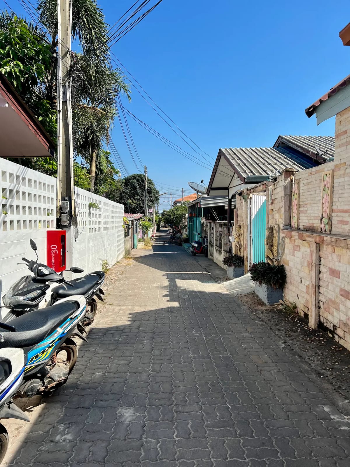 A street on Koh Larn island in Pattaya, Thailand
