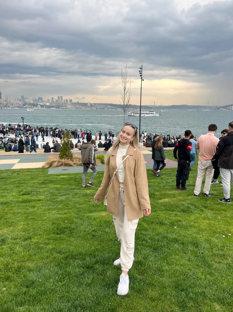 Bosphorus river views at İBB Sarayburnu Parkı in Istanbul