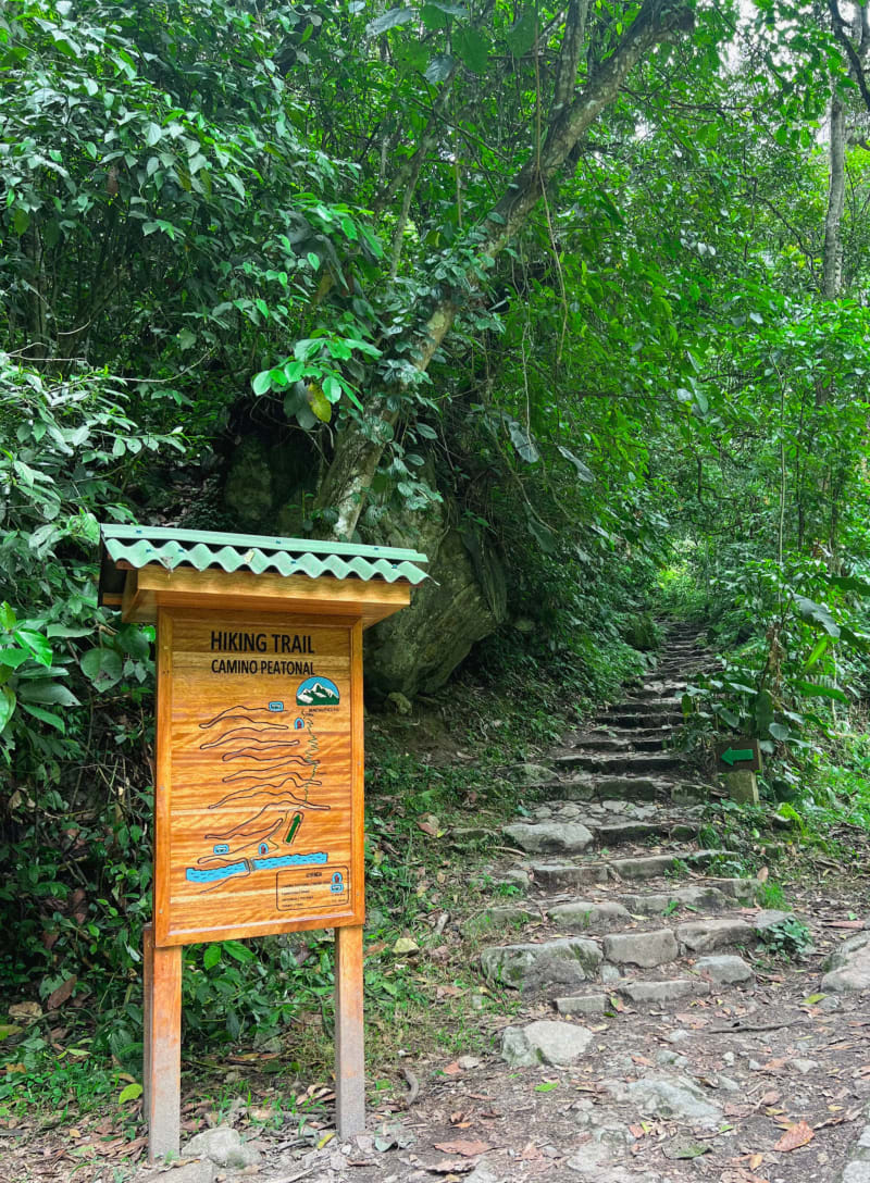 Camino Peatonal Hiking Trail to Machu Picchu