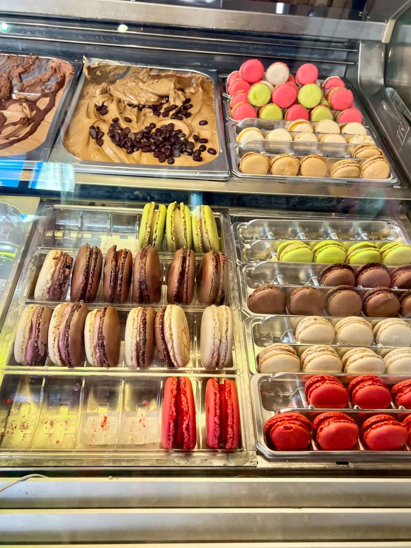 A bakery in the neighborhood of Le Marais in Paris, France