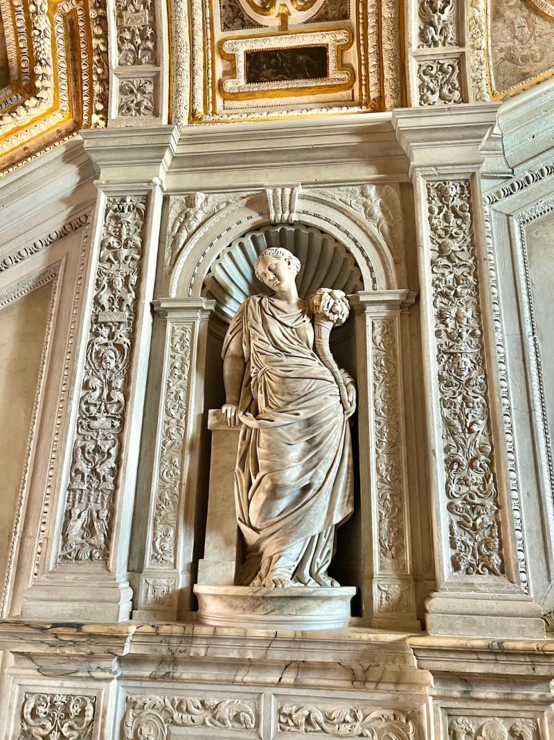 A Venetian statue in Doges Palace