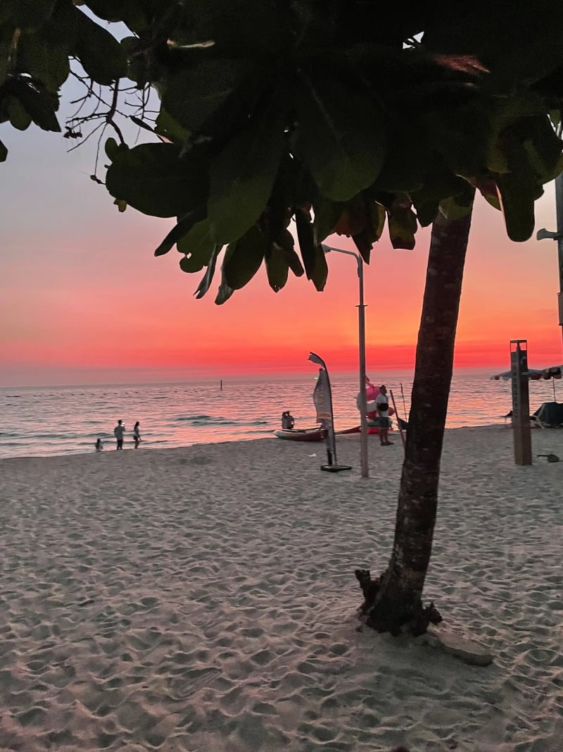A sunset on Samae Beach in Koh Larn island in Thailand