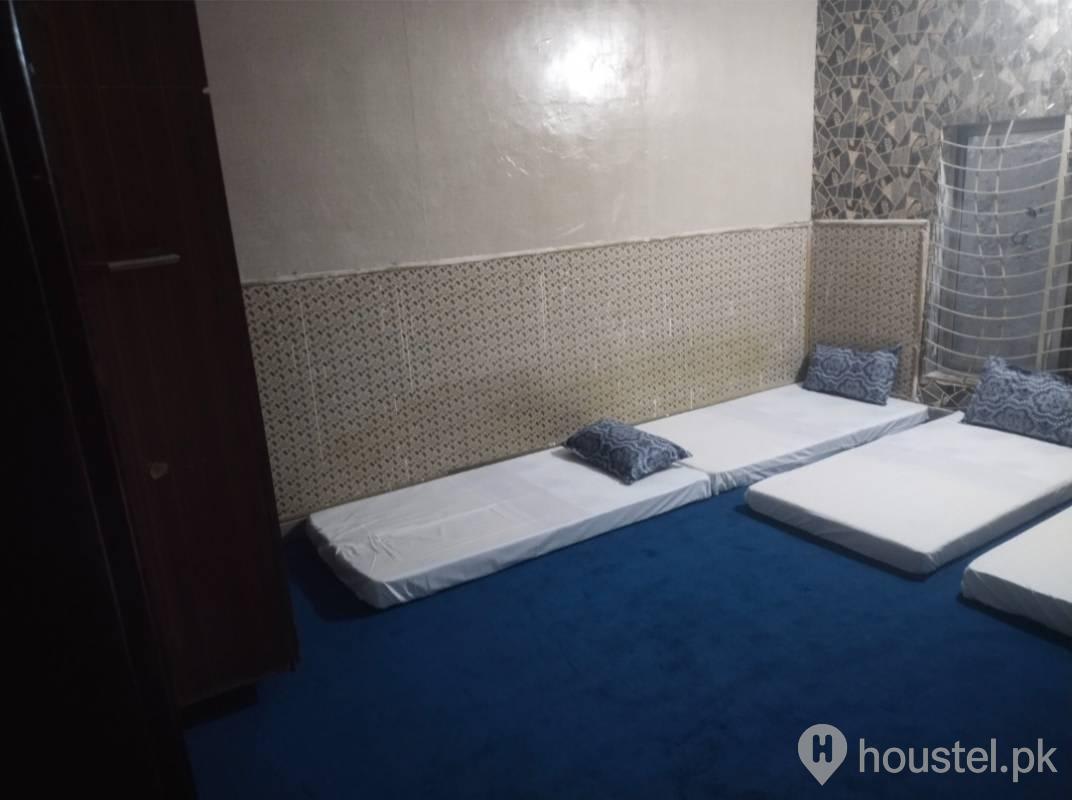 1 Dollar Home — hostel in Sultan Town, Lahore