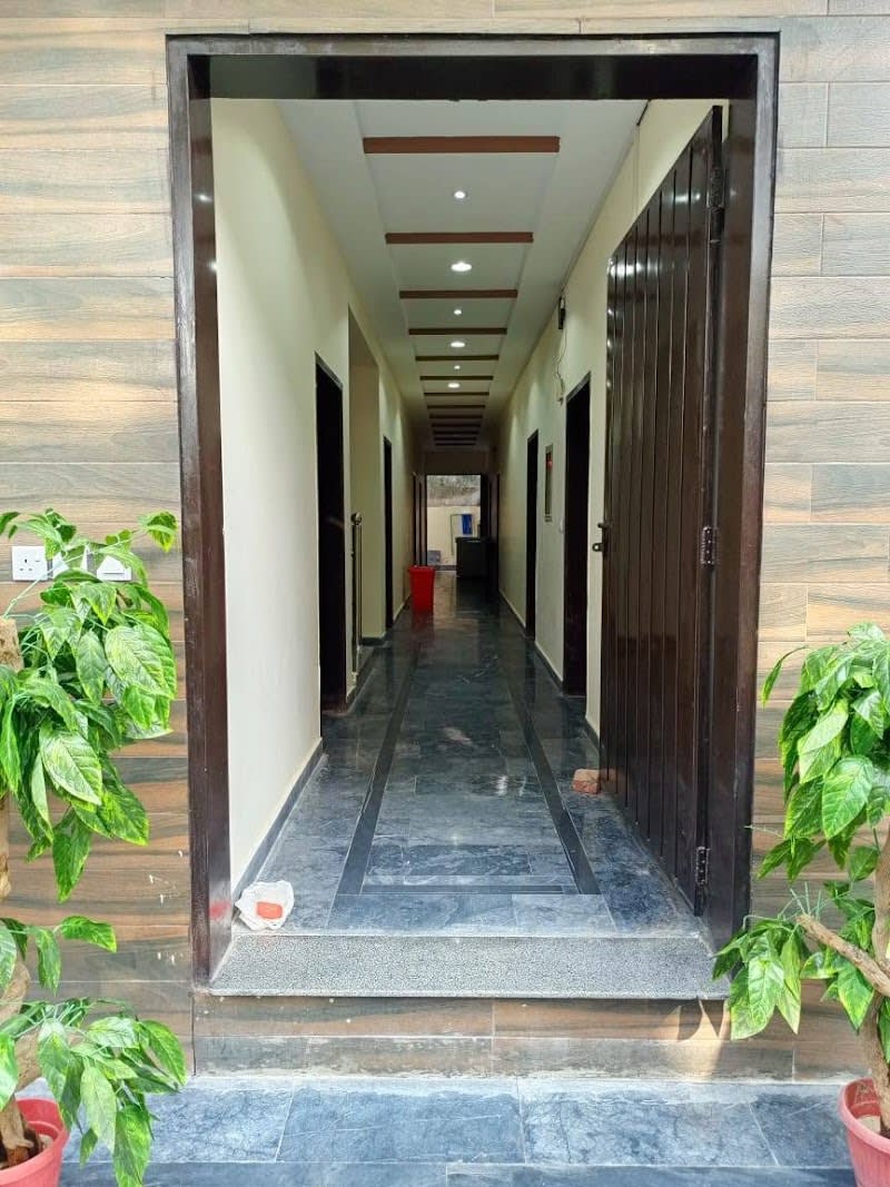 Premiers girls hostel — hostel in Shadman