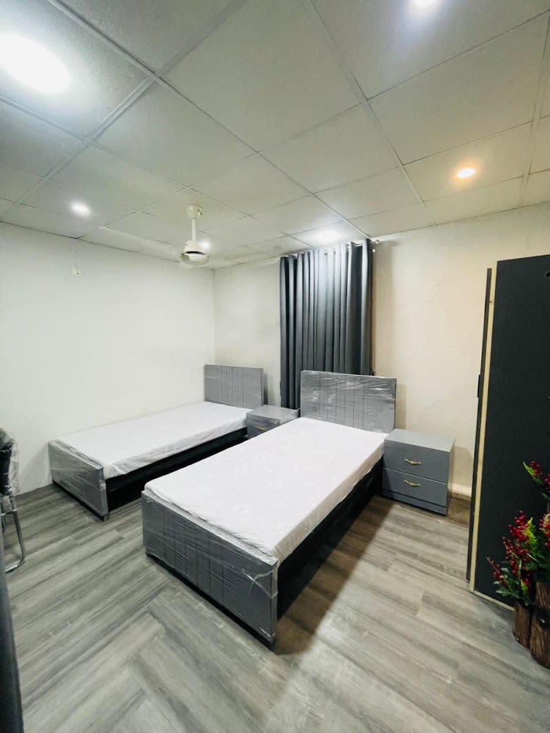 Signature Stay Hostel Girls — hostel in Shadman, Lahore