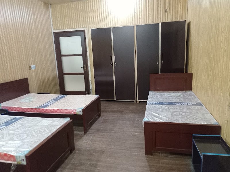 AR Gril Hostel Lahore — hostel in Shadman, Lahore