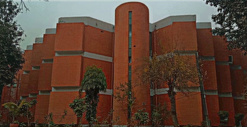 AIMC Girls Hostel No. 4 — hostel in Jinnah Hospital Area