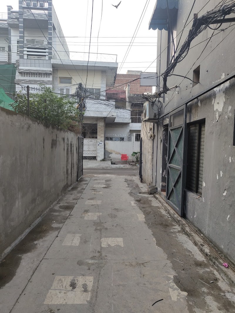 Versatile Group of Hostels (Boys) — hostel in Muslim Town, Lahore