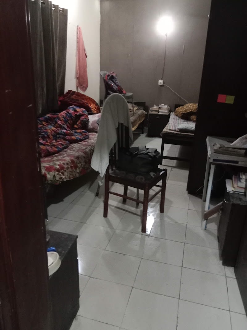 NIGHAT NOOR HOSTEL (BOYS & GIRLS ) — hostel in Shadman, Lahore