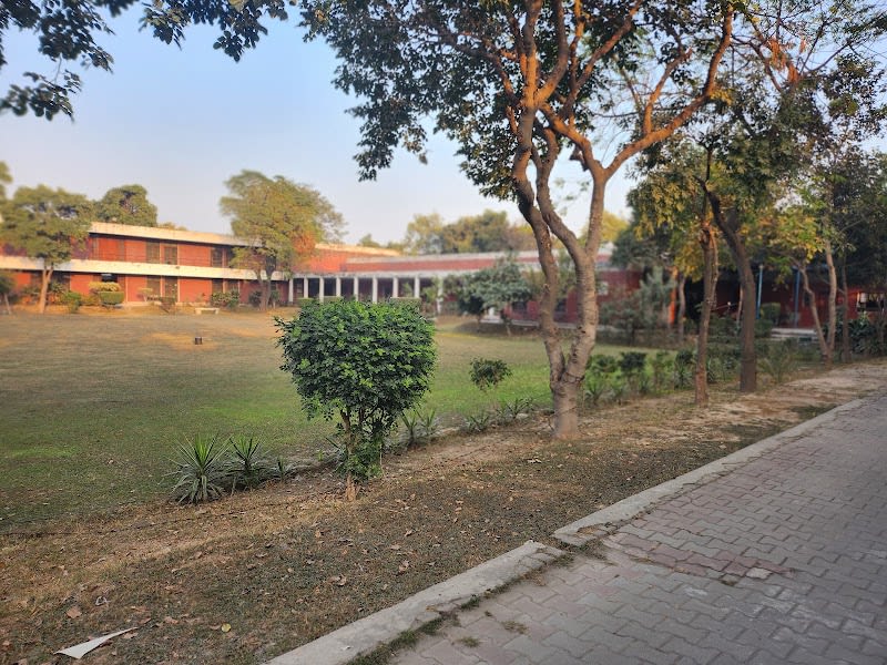 Girls Hostel No. 10 — hostel in Punjab University Campus, Lahore