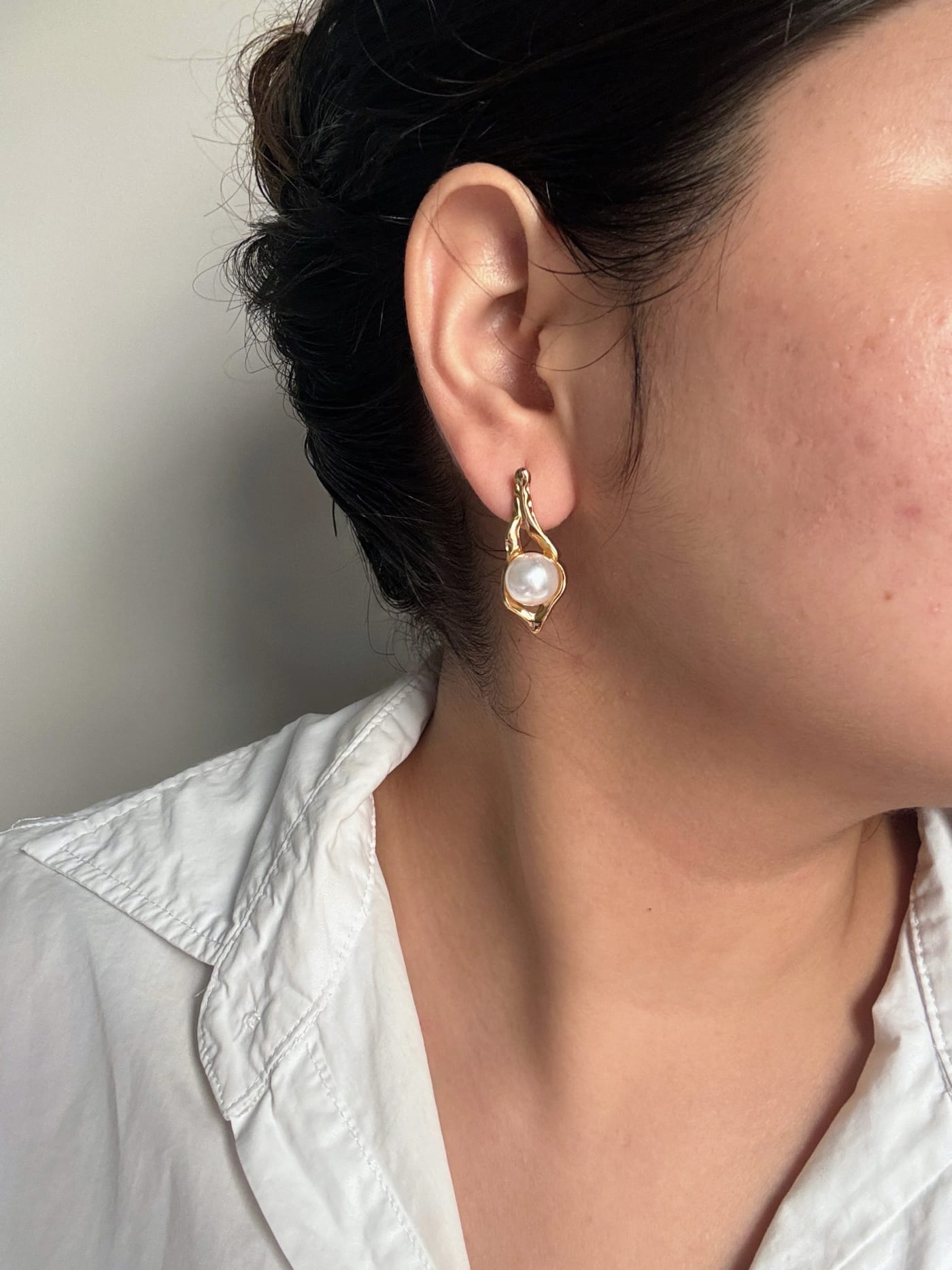 Dew – Sculpted Pearl Drop Earrings
