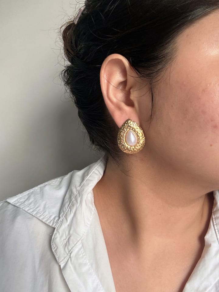 Pear – Textured Teardrop Pearl Studs