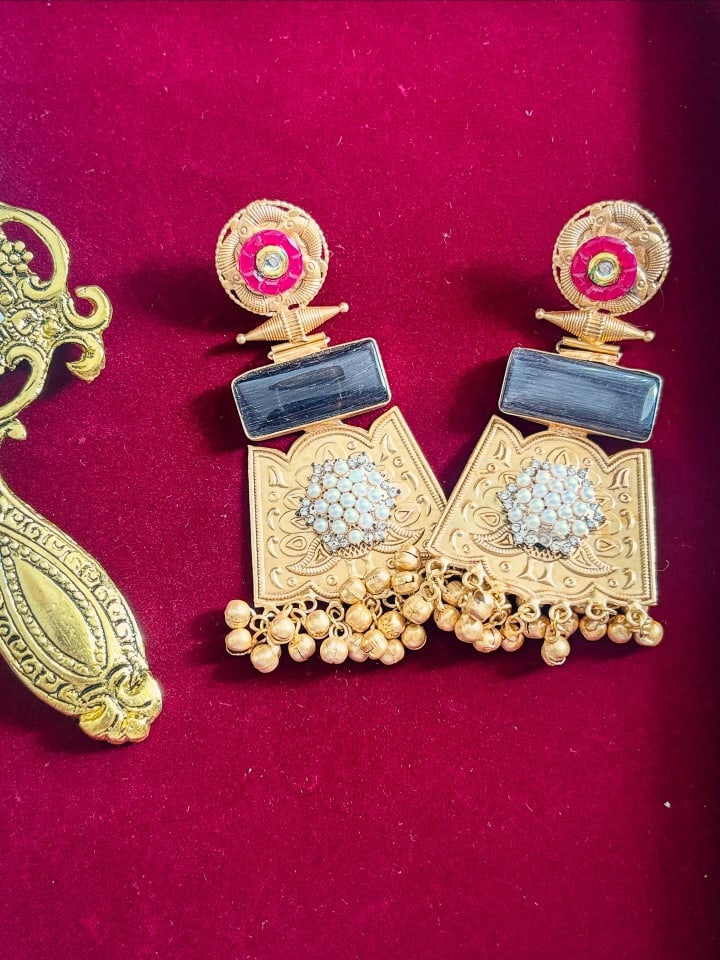 Rajeshwari – Royal Temple Heritage Chandbalis